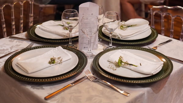 Hotel Johnscher celebra Natal e Ano Novo com gastronomia e ambiente histórico em Curitiba